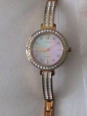 Authentic Citizen Crystal Eco Women's Watch, Rose Gold, Eco-Drive25MM EM0863-53D